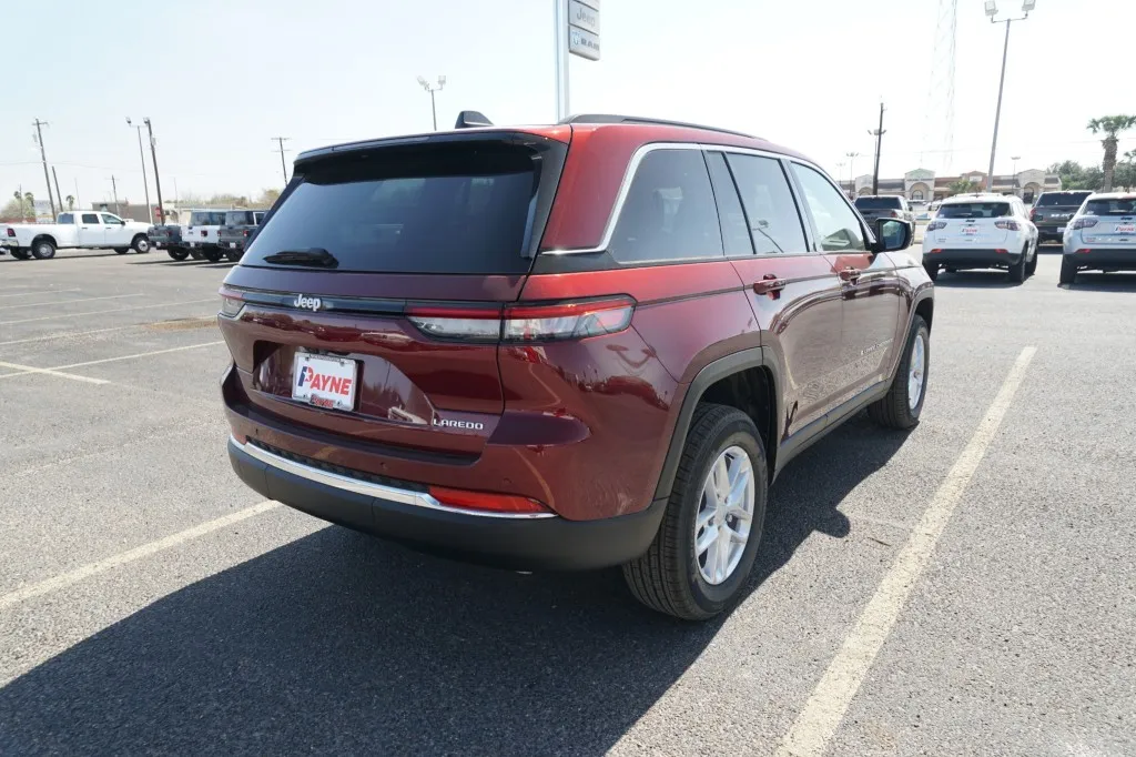 2026 Jeep Grand Cherokee Laredo 2026 Jeep Grand Cherokee Laredo