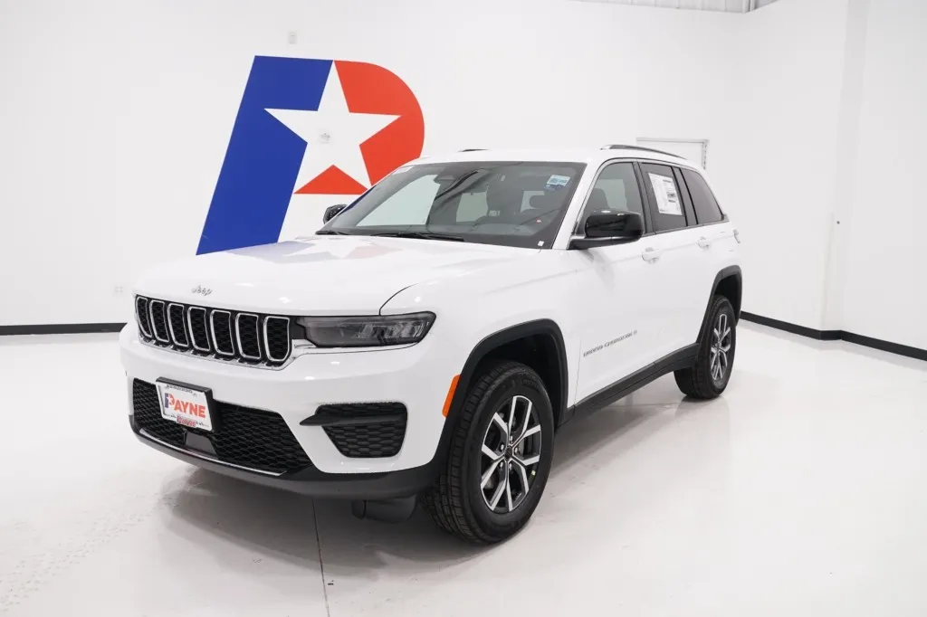2027 Jeep Grand Cherokee Laredo