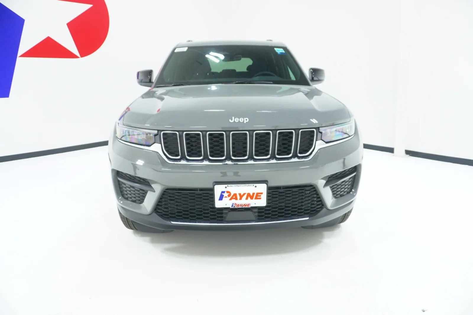 2027 Jeep Grand Cherokee Laredo
