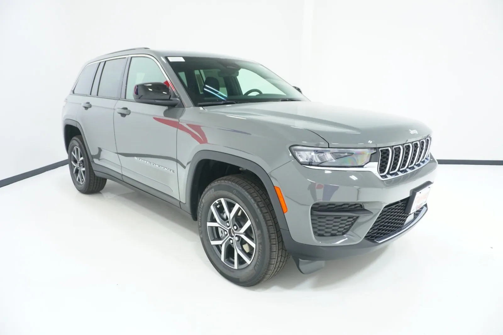 2027 Jeep Grand Cherokee Laredo