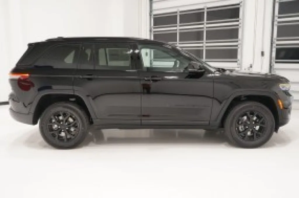 2026 Jeep Grand Cherokee Laredo Altitude 2026 Jeep Grand Cherokee Laredo Altitude