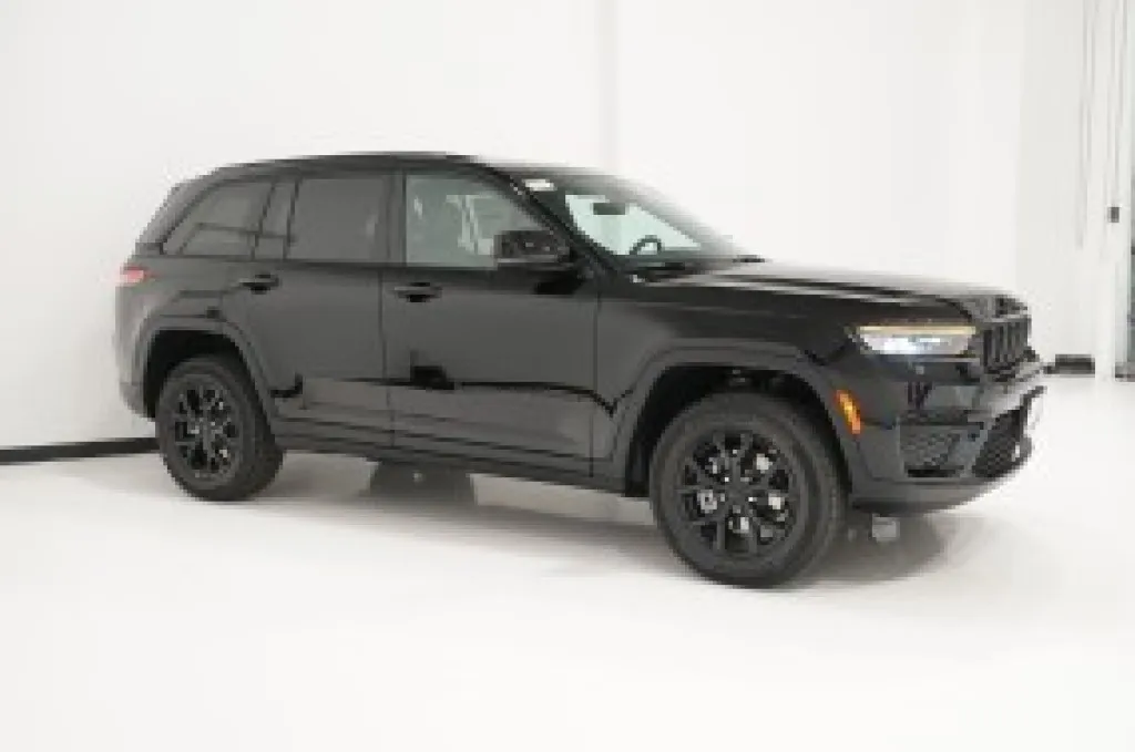 2026 Jeep Grand Cherokee Laredo Altitude 2026 Jeep Grand Cherokee Laredo Altitude