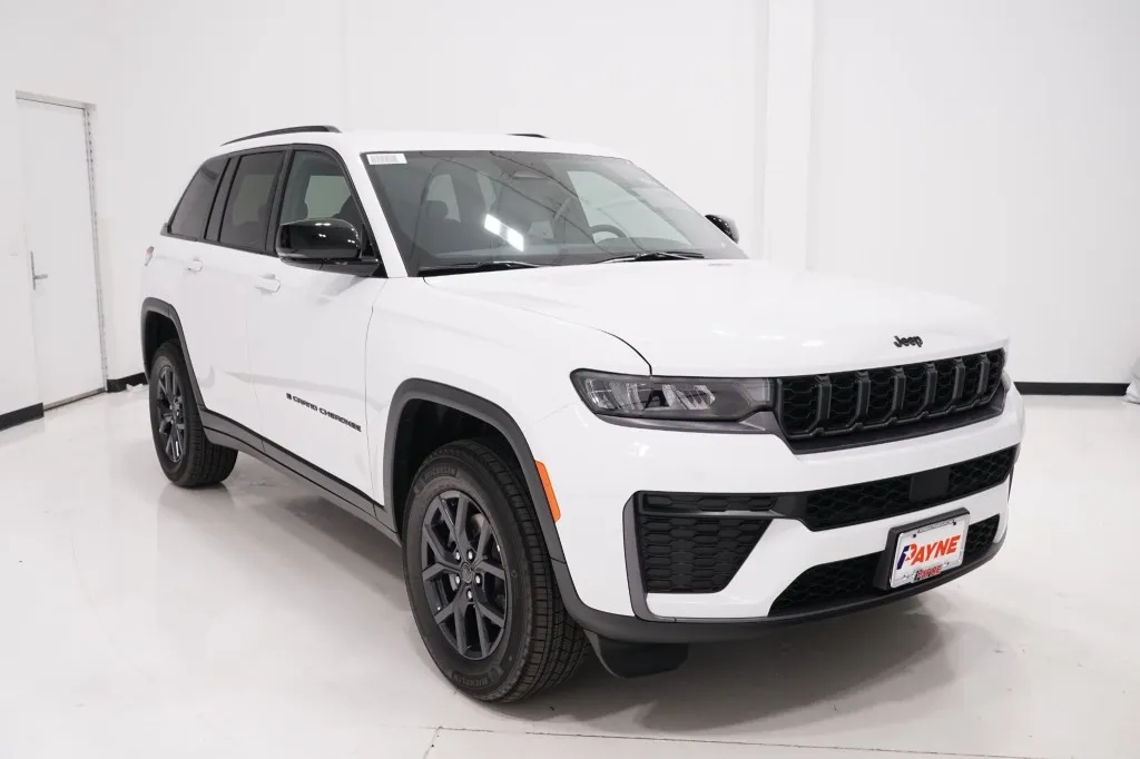 2027 Jeep Grand Cherokee Laredo Altitude