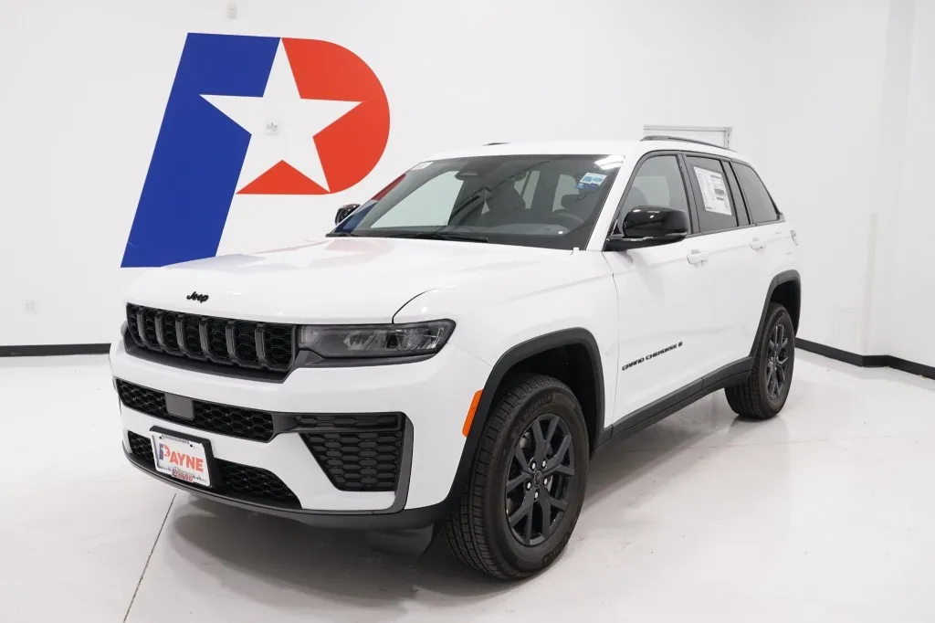 2027 Jeep Grand Cherokee Laredo Altitude