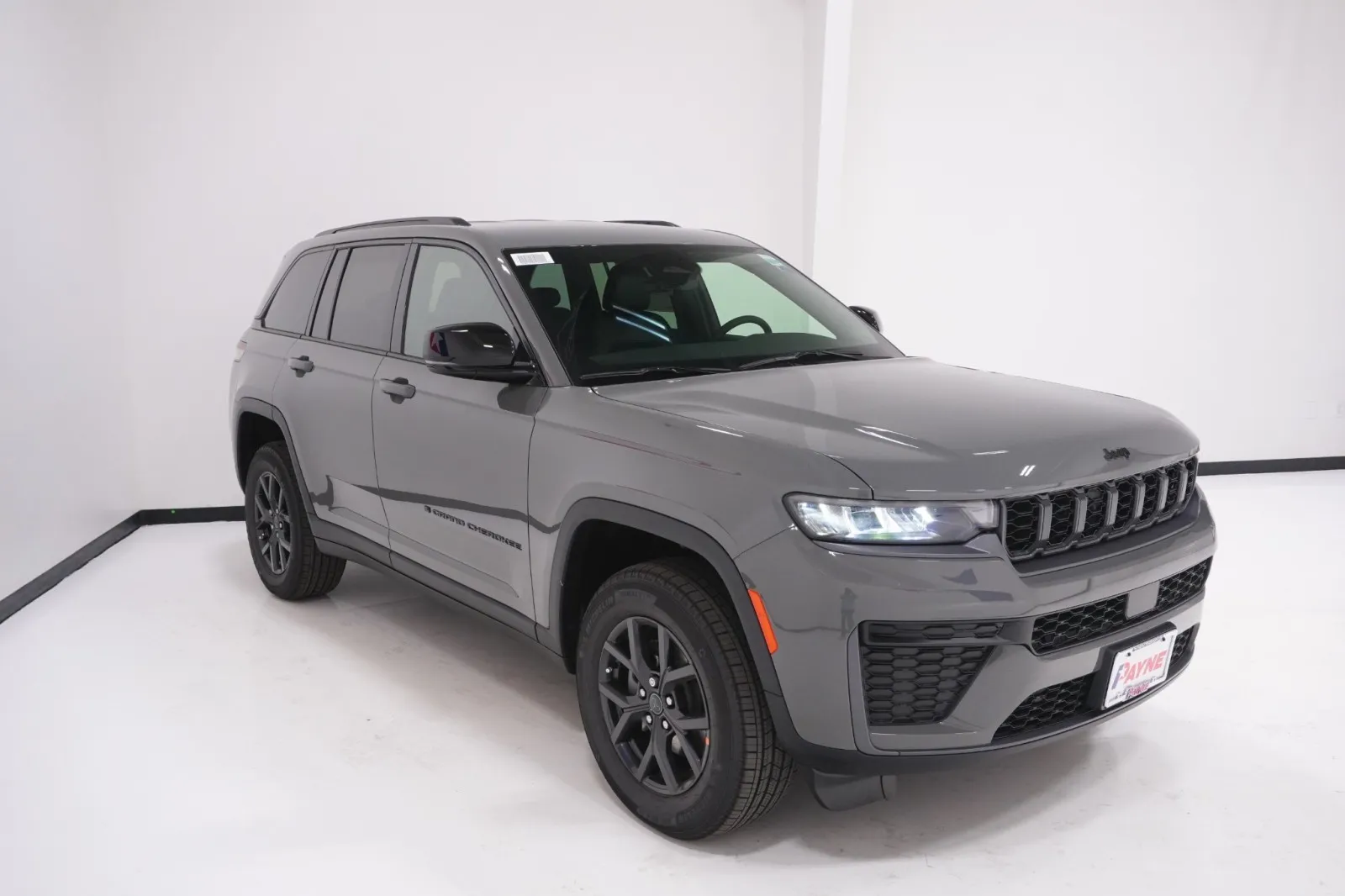 2027 Jeep Grand Cherokee Laredo Altitude