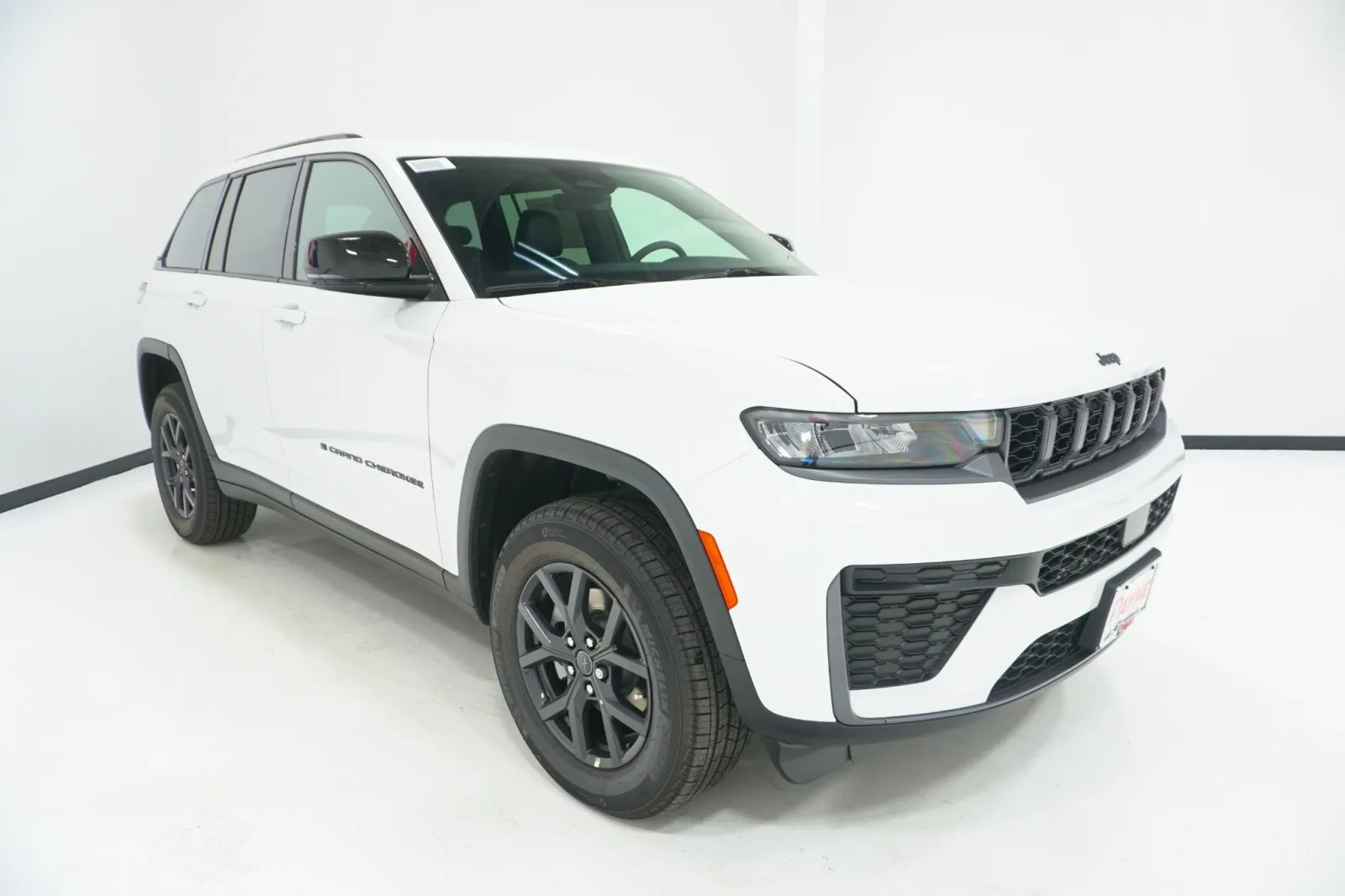 2027 Jeep Grand Cherokee Laredo Altitude