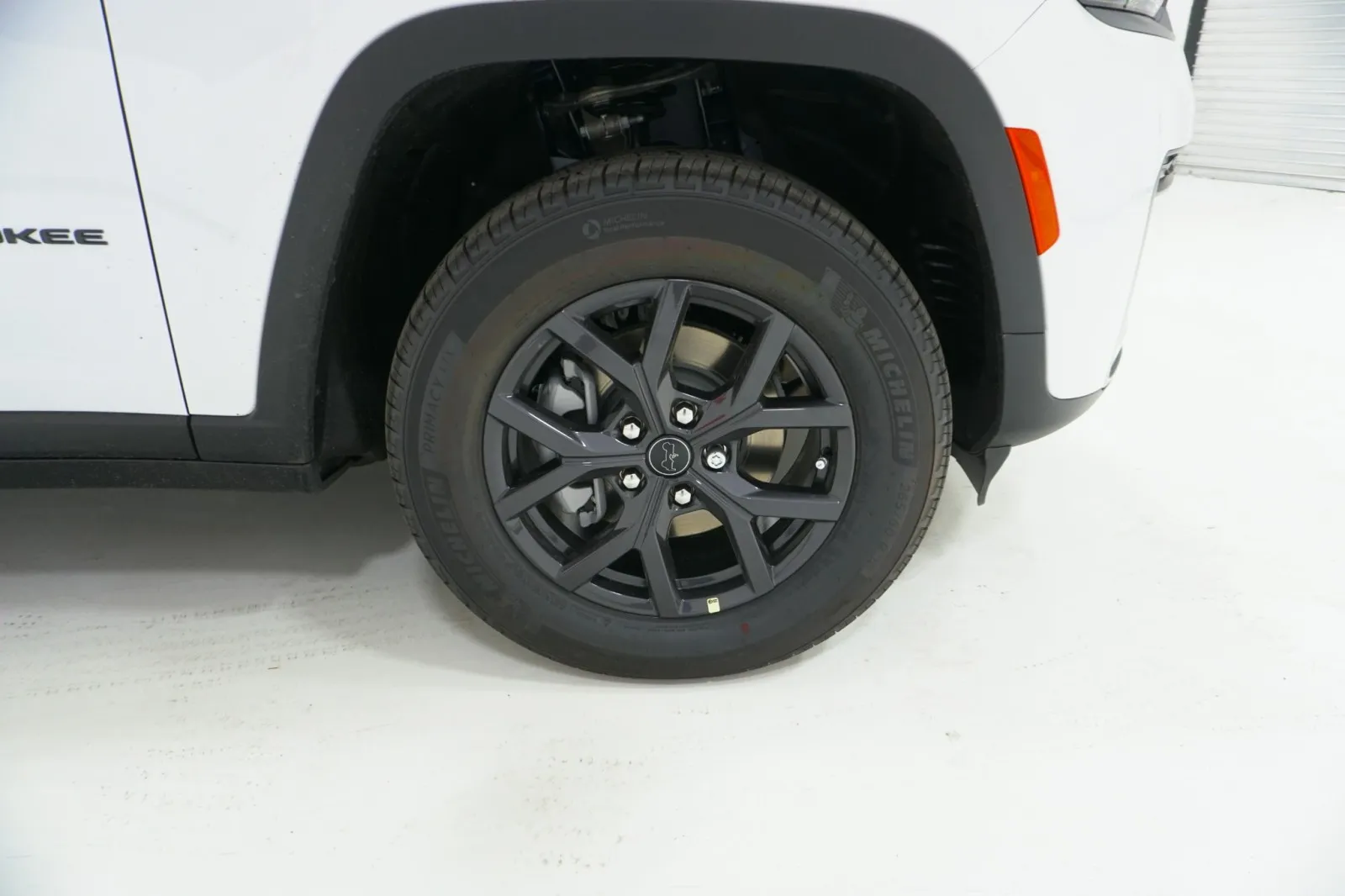 2027 Jeep Grand Cherokee Laredo Altitude