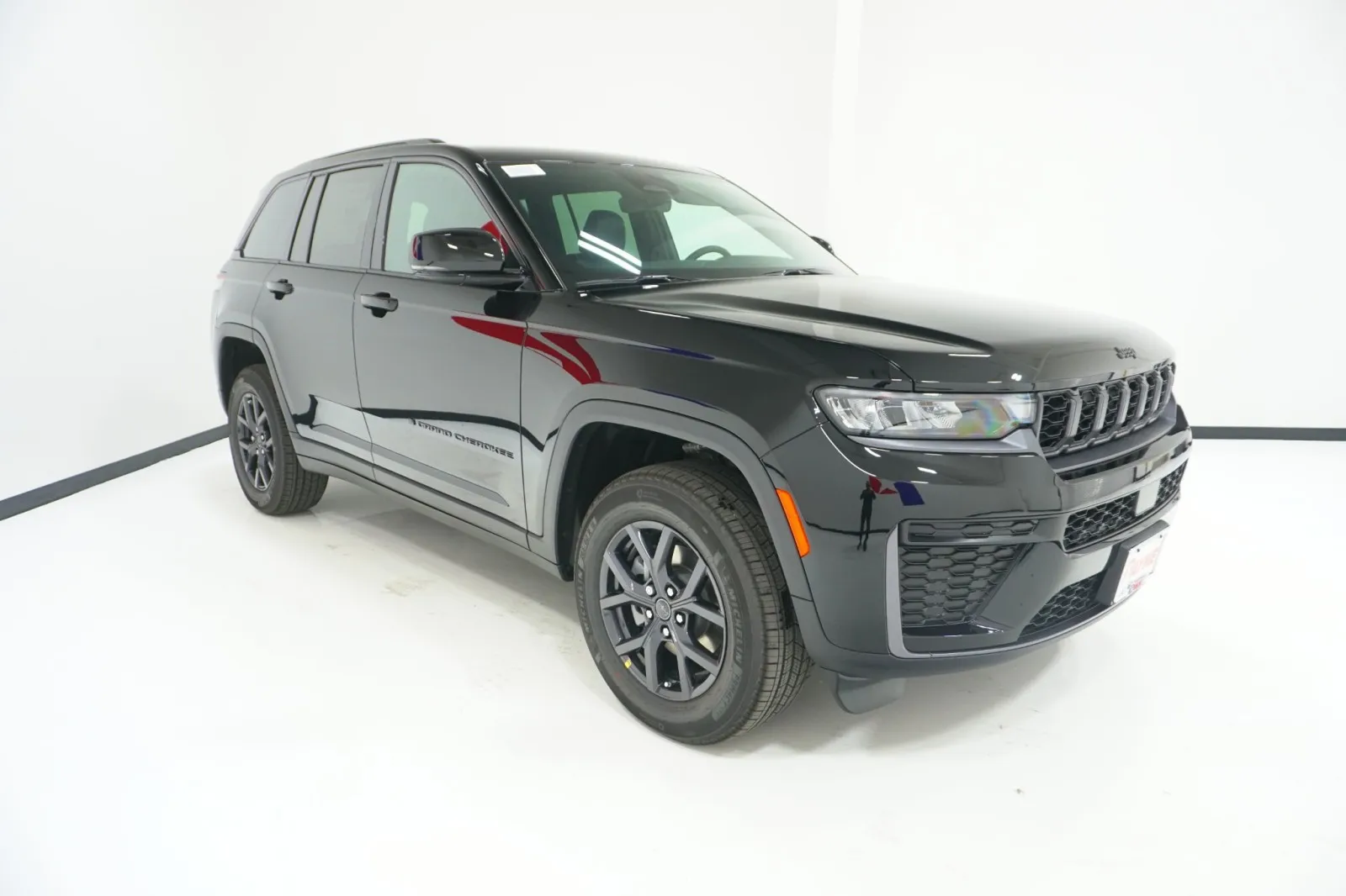 2027 Jeep Grand Cherokee Laredo Altitude