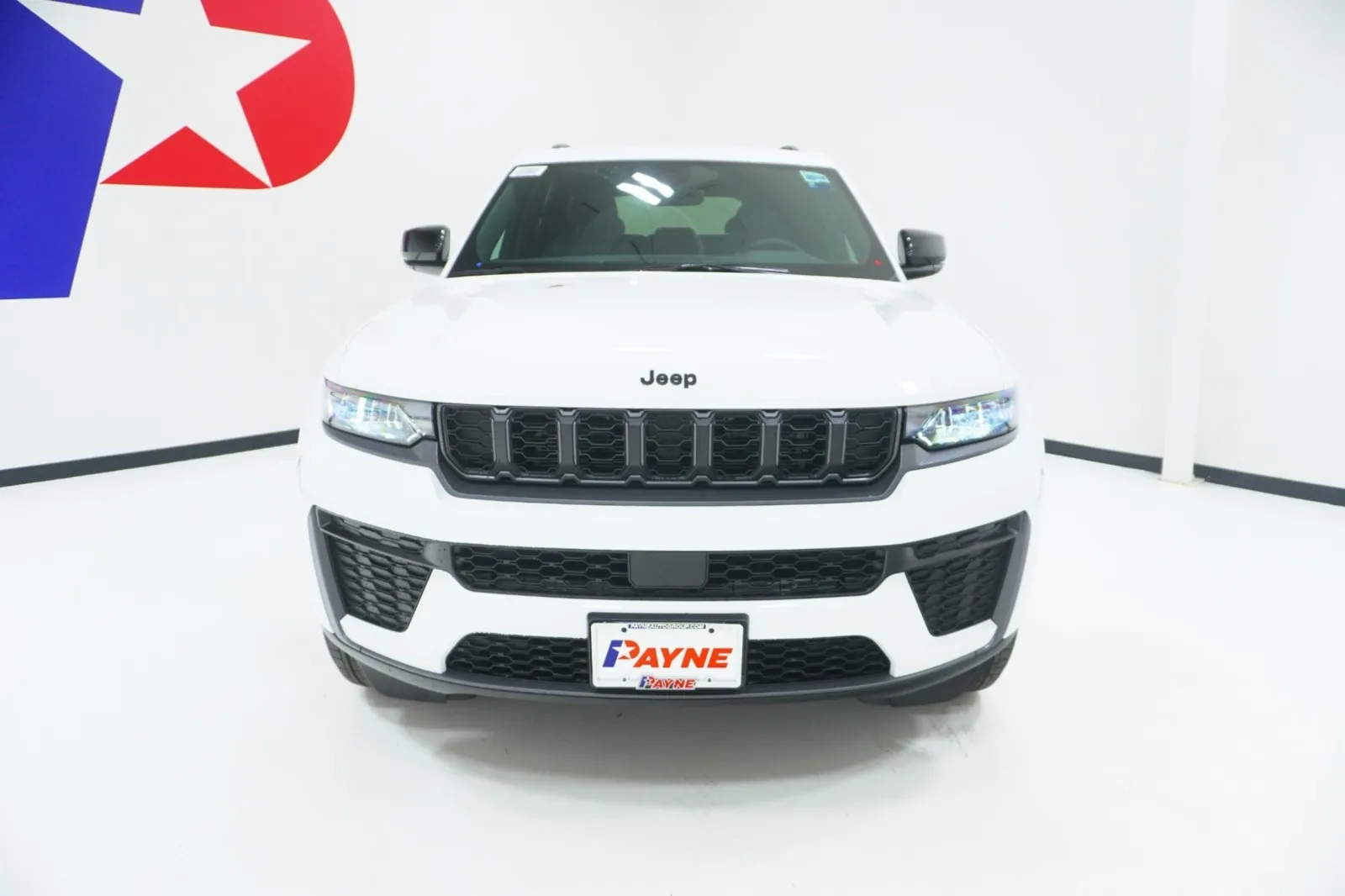 2027 Jeep Grand Cherokee Laredo Altitude