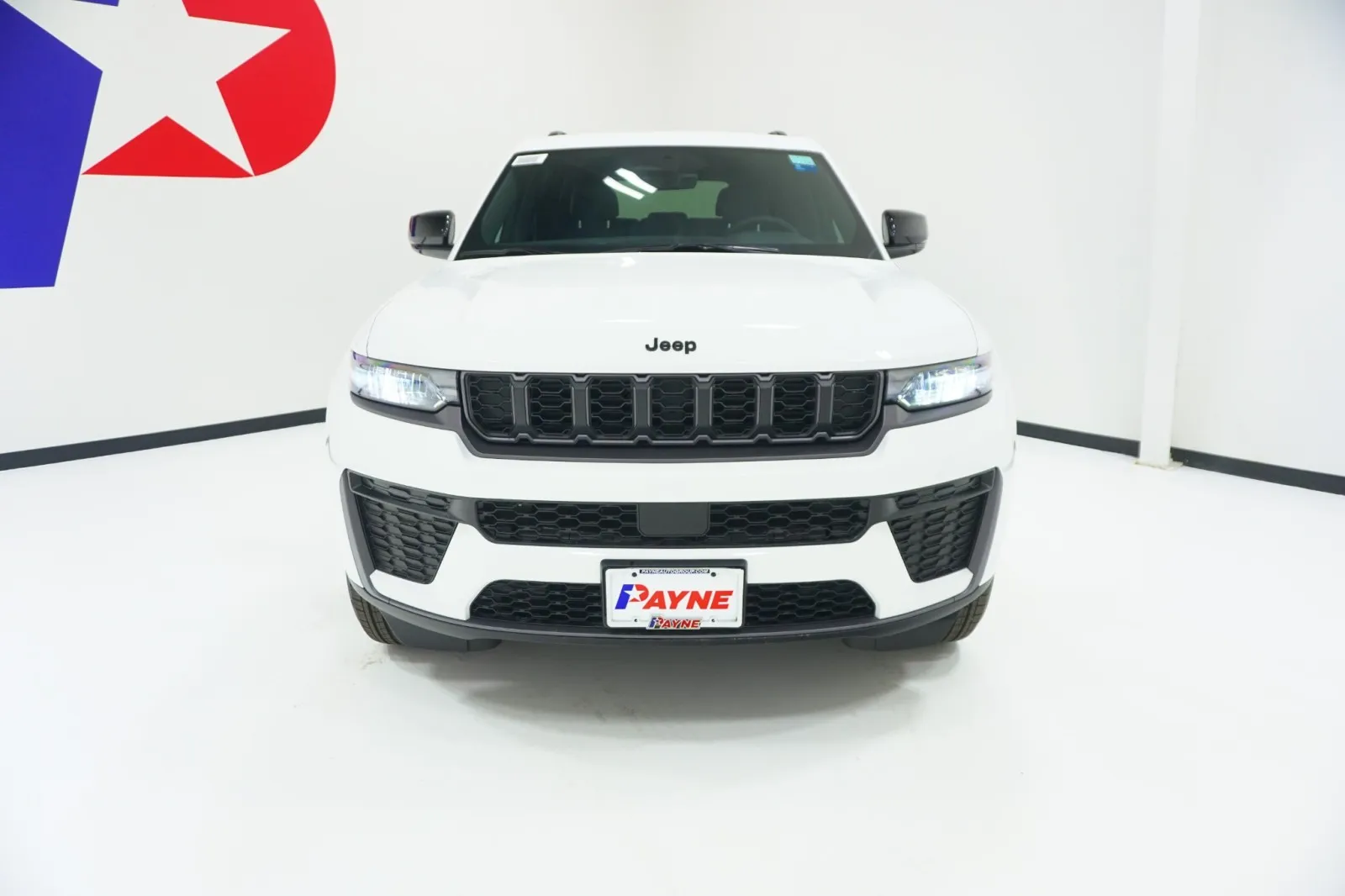 2026 Jeep Grand Cherokee Laredo Altitude