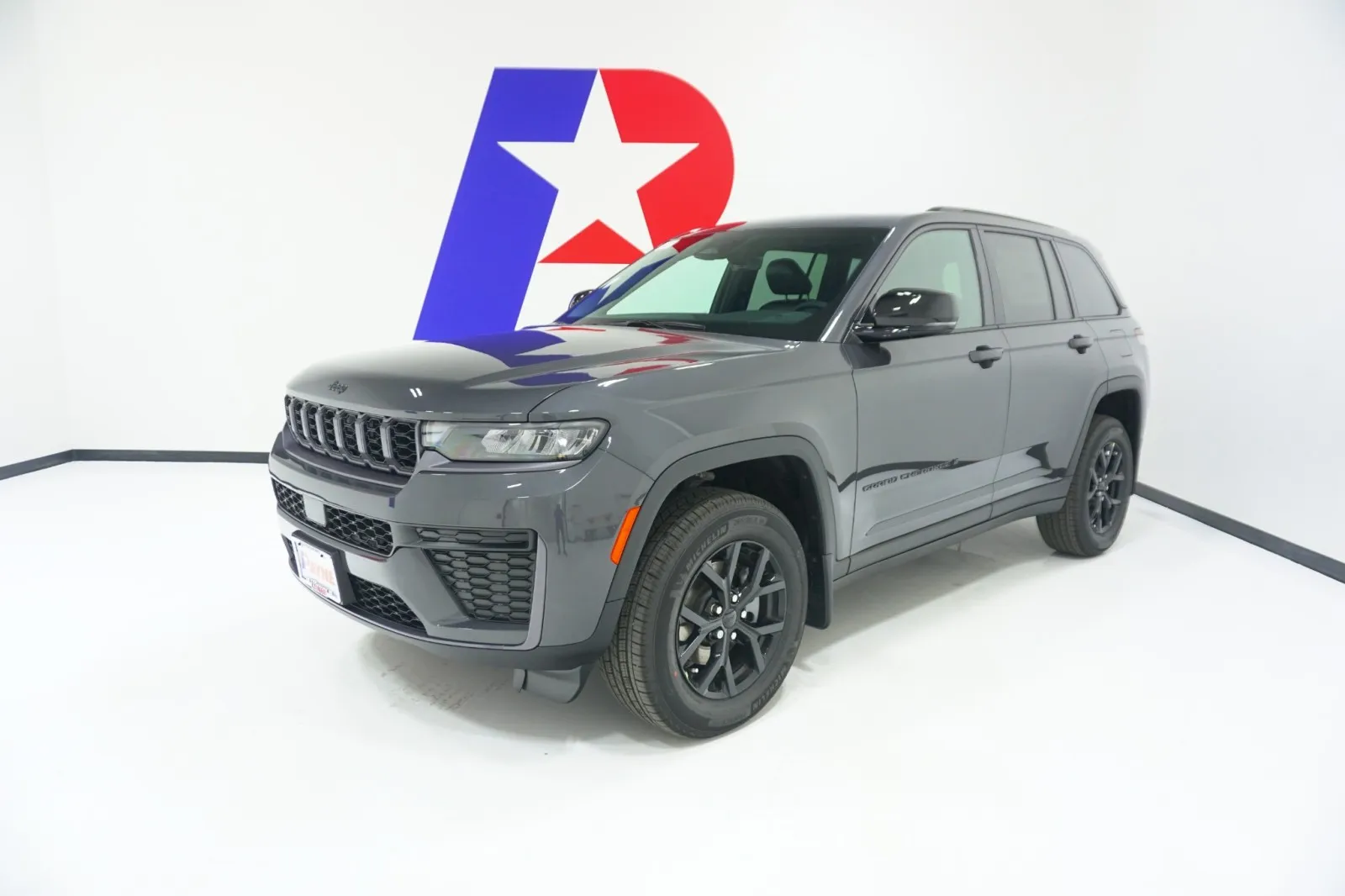 2026 Jeep Grand Cherokee Laredo Altitude