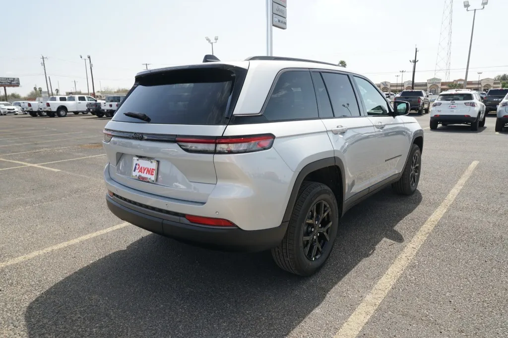 2026 Jeep Grand Cherokee Laredo Altitude 2026 Jeep Grand Cherokee Laredo Altitude