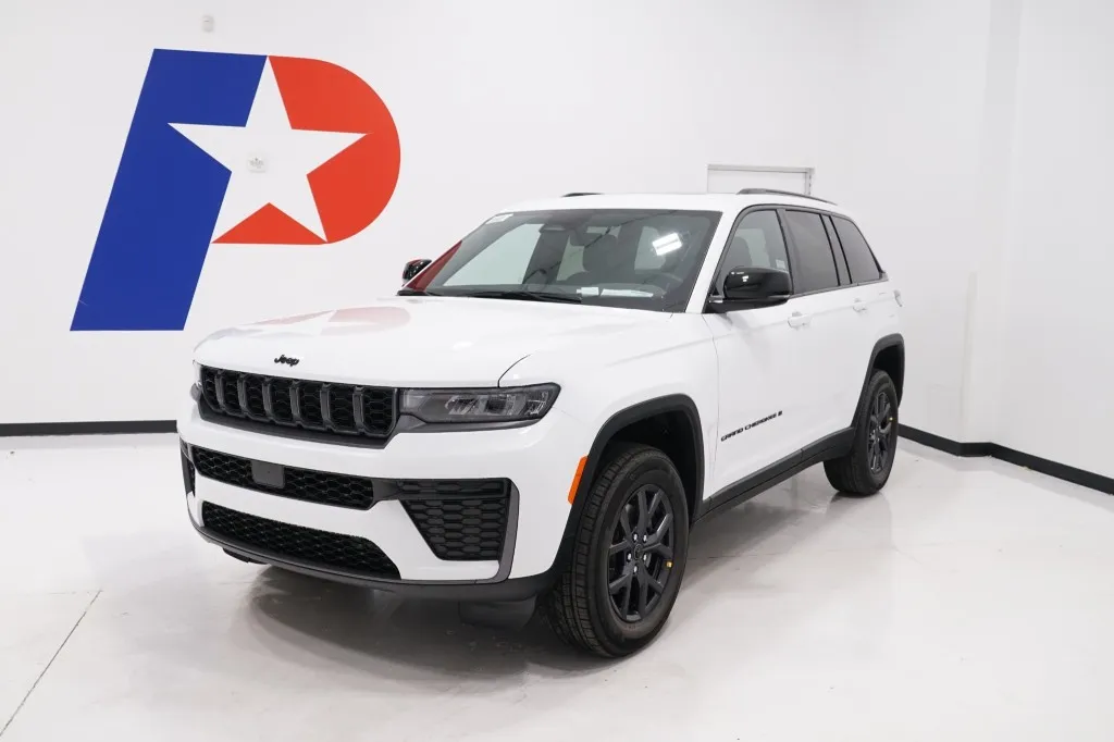 2027 Jeep Grand Cherokee Laredo Altitude