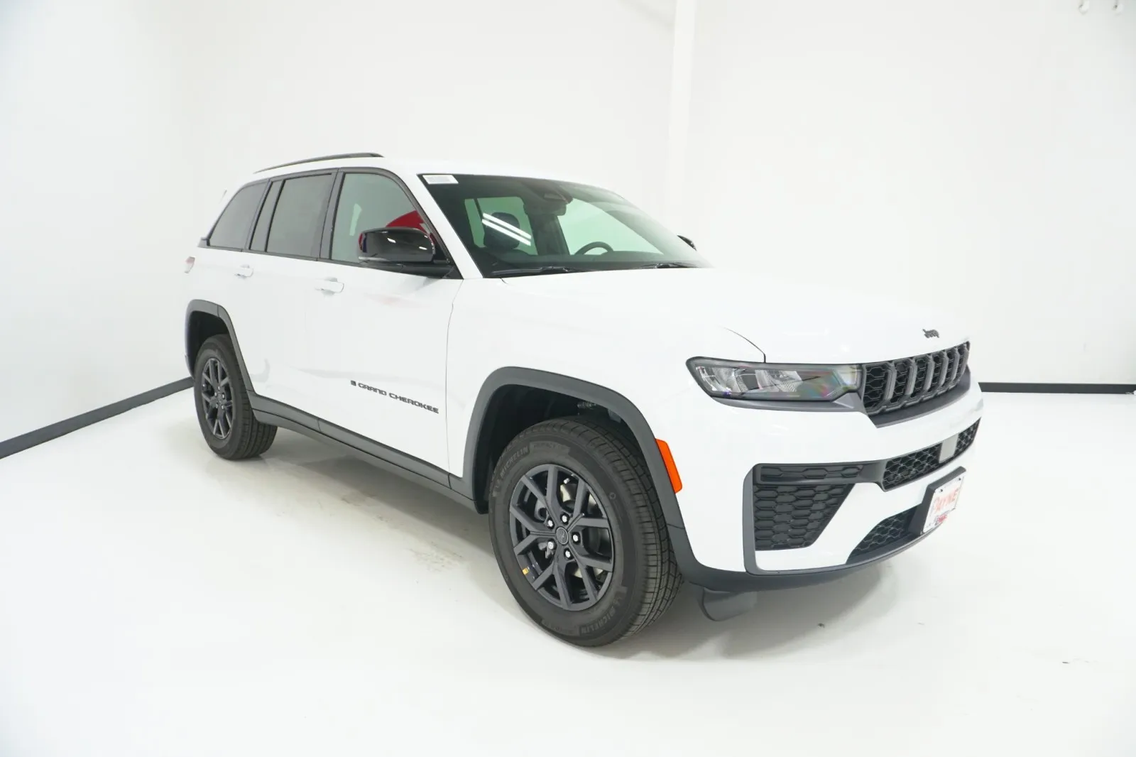 2027 Jeep Grand Cherokee Laredo Altitude