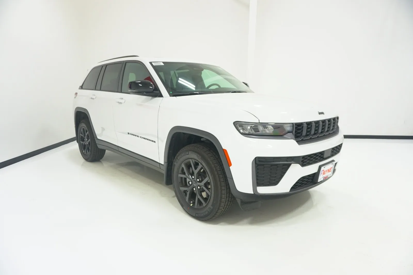 2026 Jeep Grand Cherokee Laredo Altitude