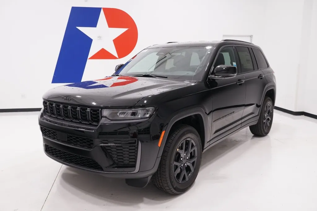 2027 Jeep Grand Cherokee Laredo Altitude