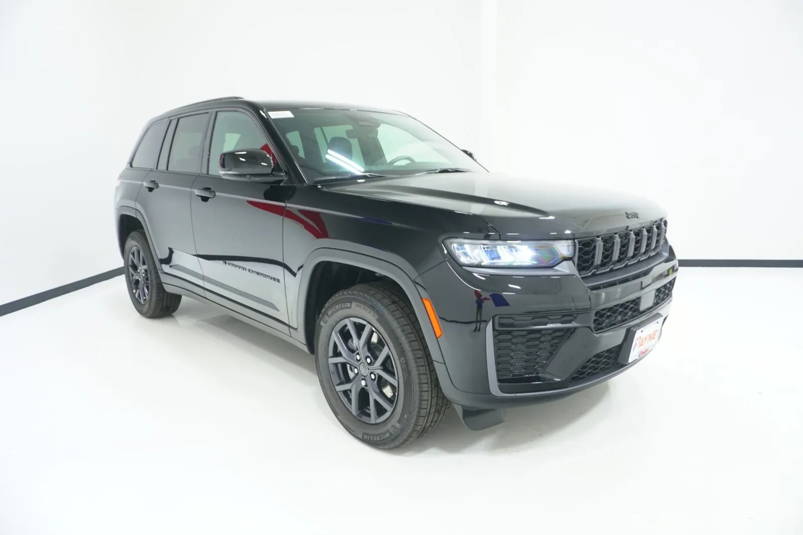 2027 Jeep Grand Cherokee Laredo Altitude