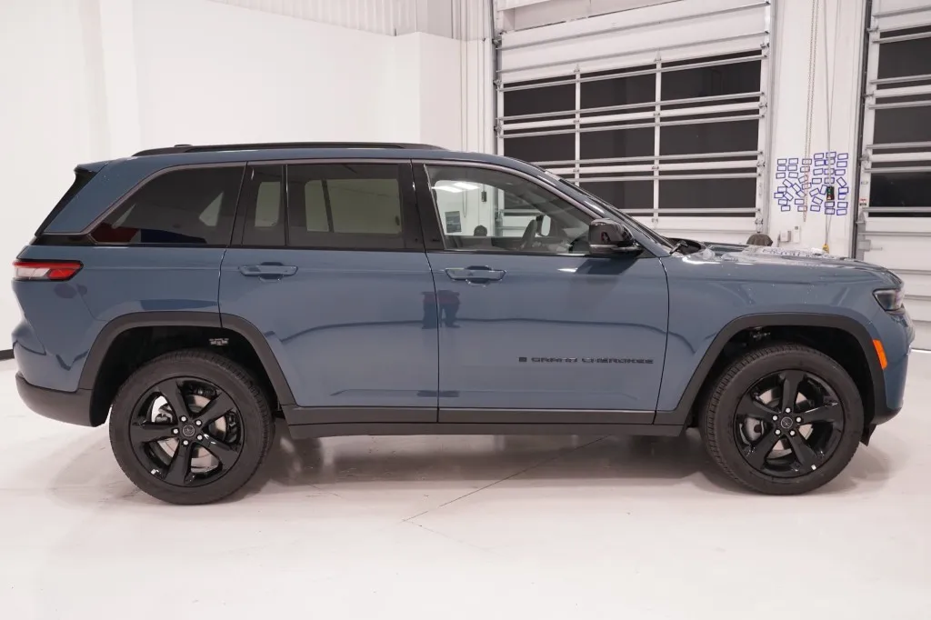 2027 Jeep Grand Cherokee Limited