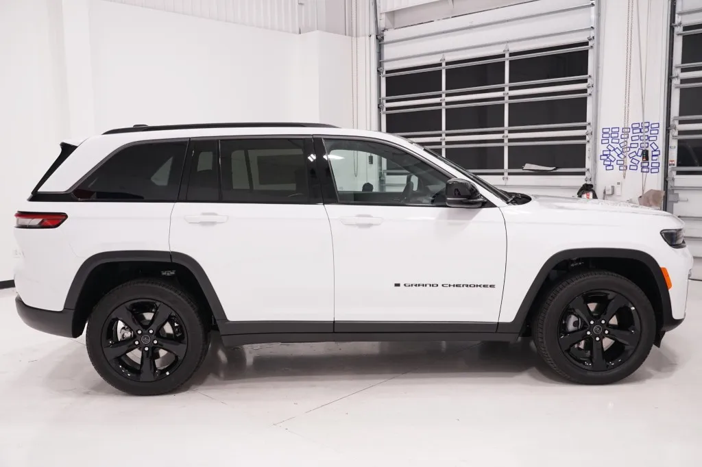 2027 Jeep Grand Cherokee Limited