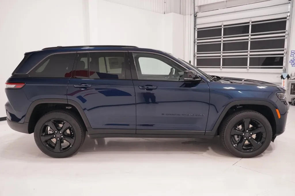 2027 Jeep Grand Cherokee Limited
