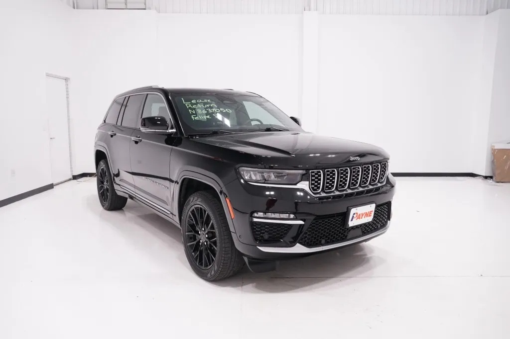 2022 Jeep Grand Cherokee Summit