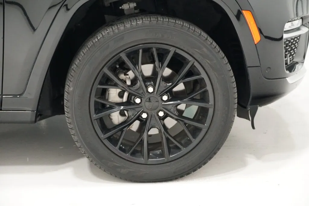2022 Jeep Grand Cherokee Summit