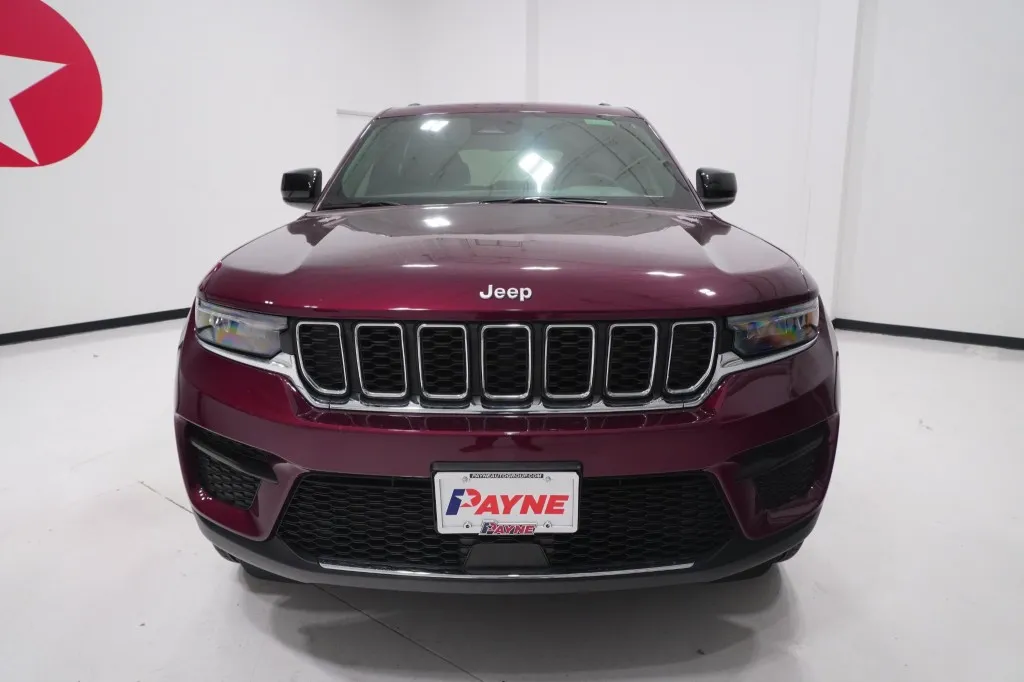2026 Jeep Grand Cherokee Laredo