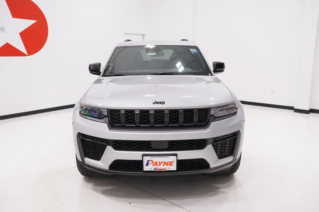2026 Jeep Grand Cherokee Laredo Altitude 2026 Jeep Grand Cherokee Laredo Altitude
