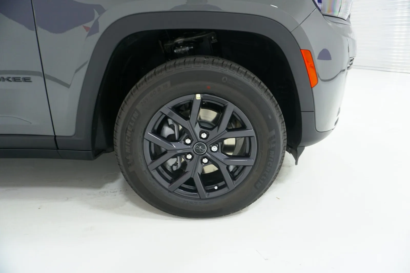 2027 Jeep Grand Cherokee Laredo Altitude