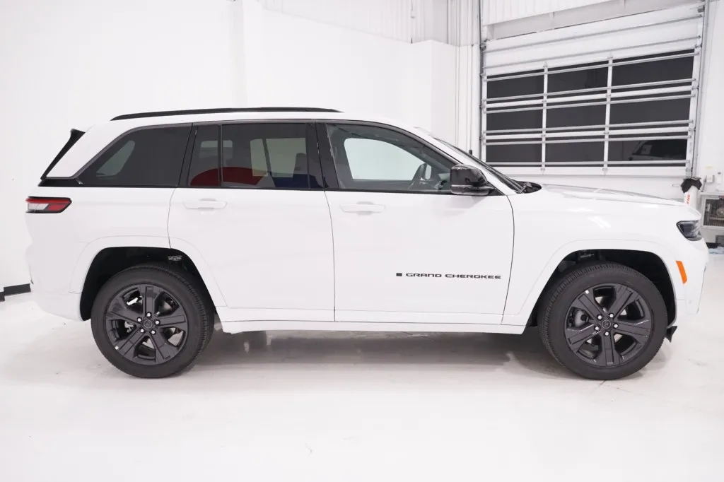 2027 Jeep Grand Cherokee Limited Reserve 2027 Jeep Grand Cherokee Limited Reserve