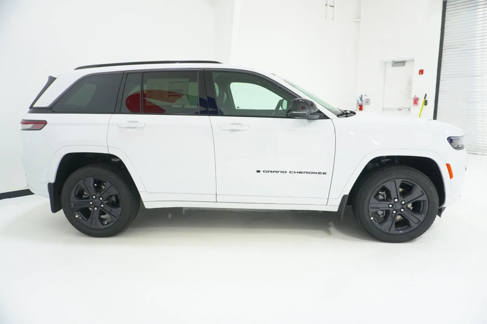 2027 Jeep Grand Cherokee Limited Reserve