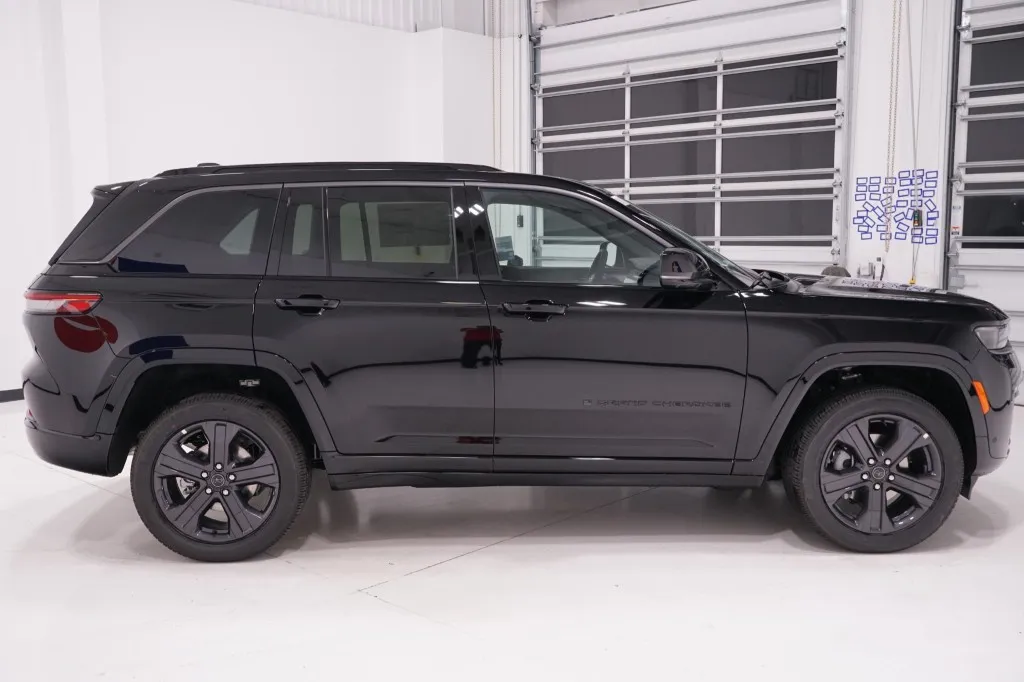 2027 Jeep Grand Cherokee Limited Reserve 2027 Jeep Grand Cherokee Limited Reserve