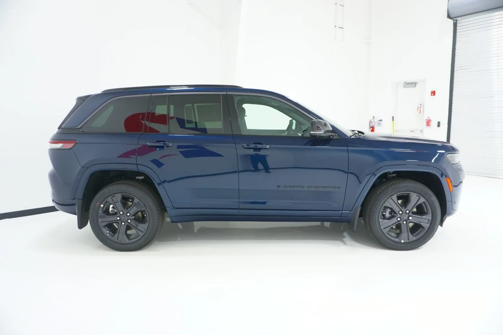 2027 Jeep Grand Cherokee Limited Reserve