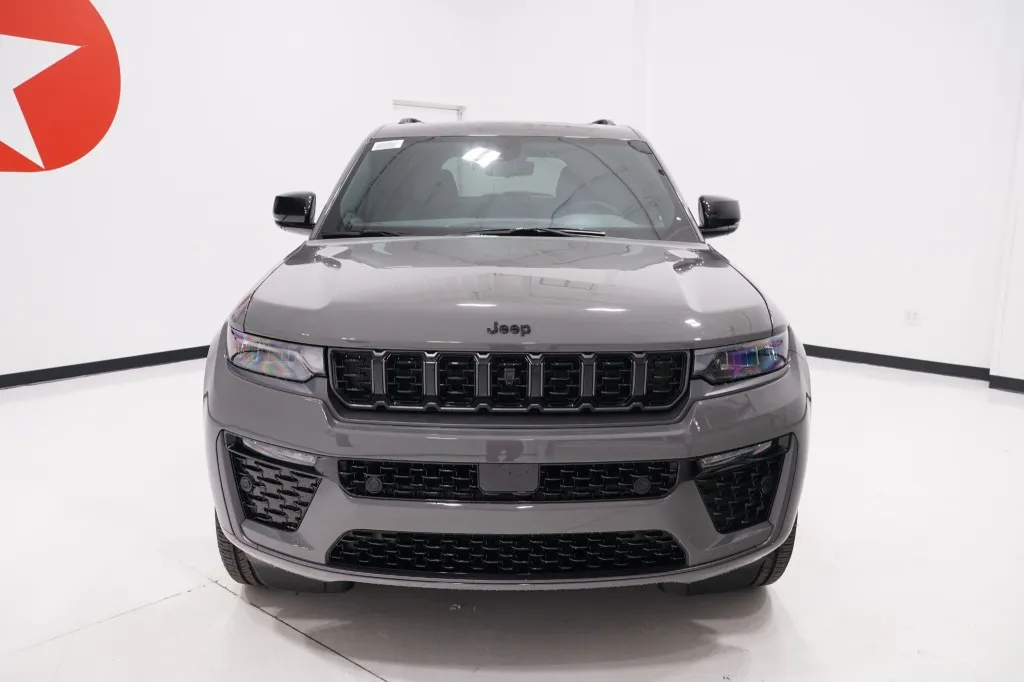 2027 Jeep Grand Cherokee Limited Reserve