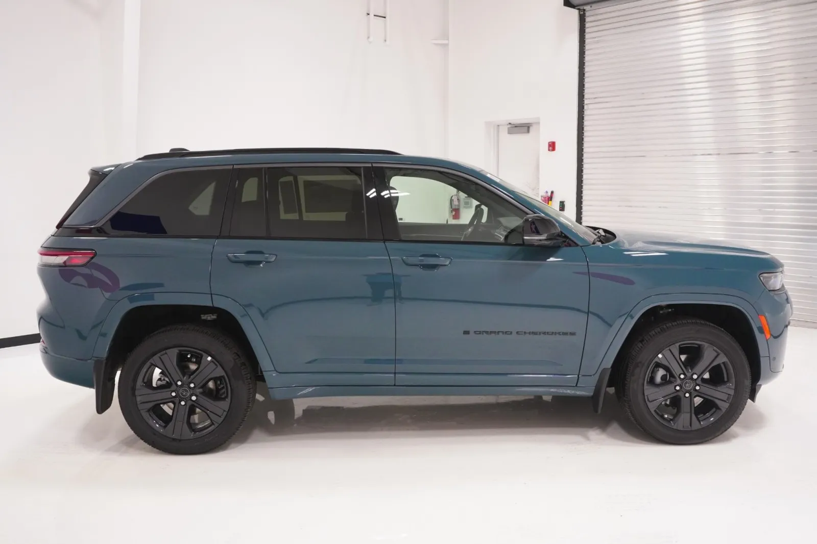 2027 Jeep Grand Cherokee Limited Reserve 2027 Jeep Grand Cherokee Limited Reserve
