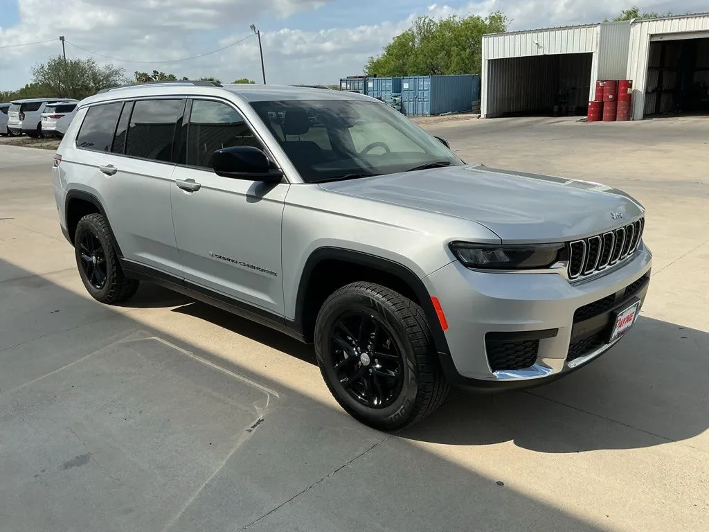 2023 Jeep Grand Cherokee L Laredo