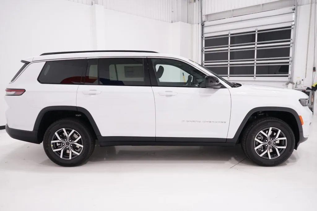 2027 Jeep Grand Cherokee L Laredo X 2027 Jeep Grand Cherokee L Laredo X