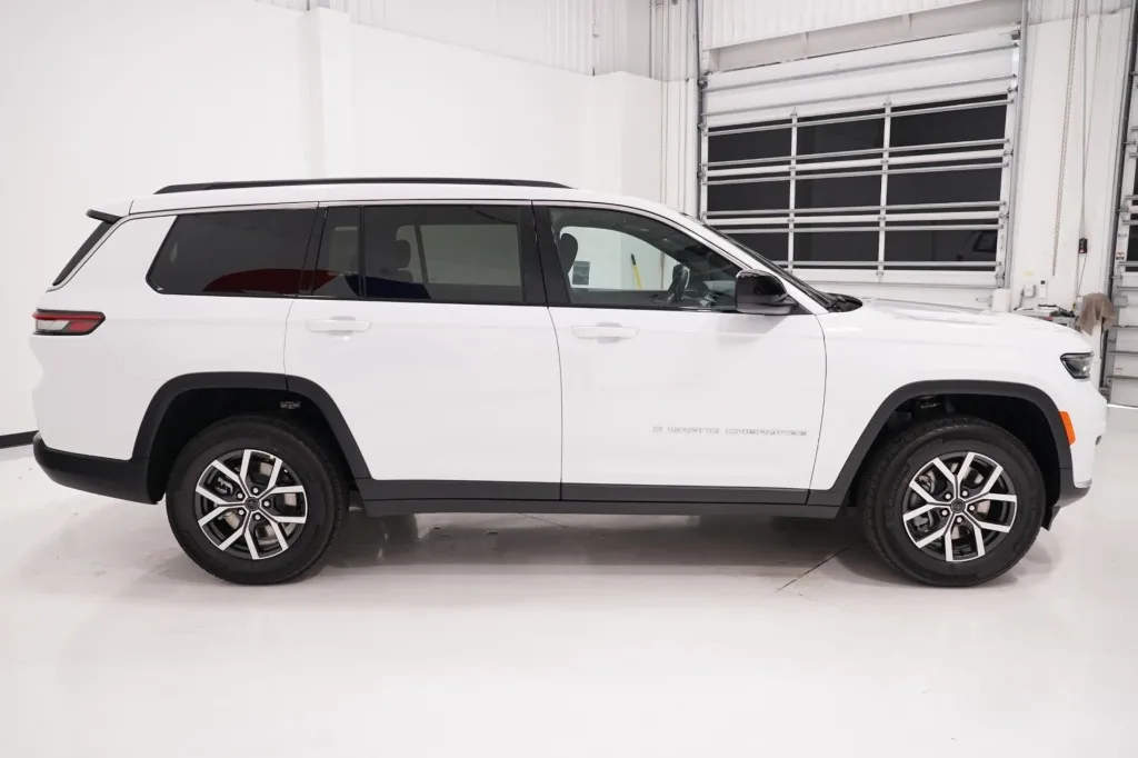 2027 Jeep Grand Cherokee L Laredo X