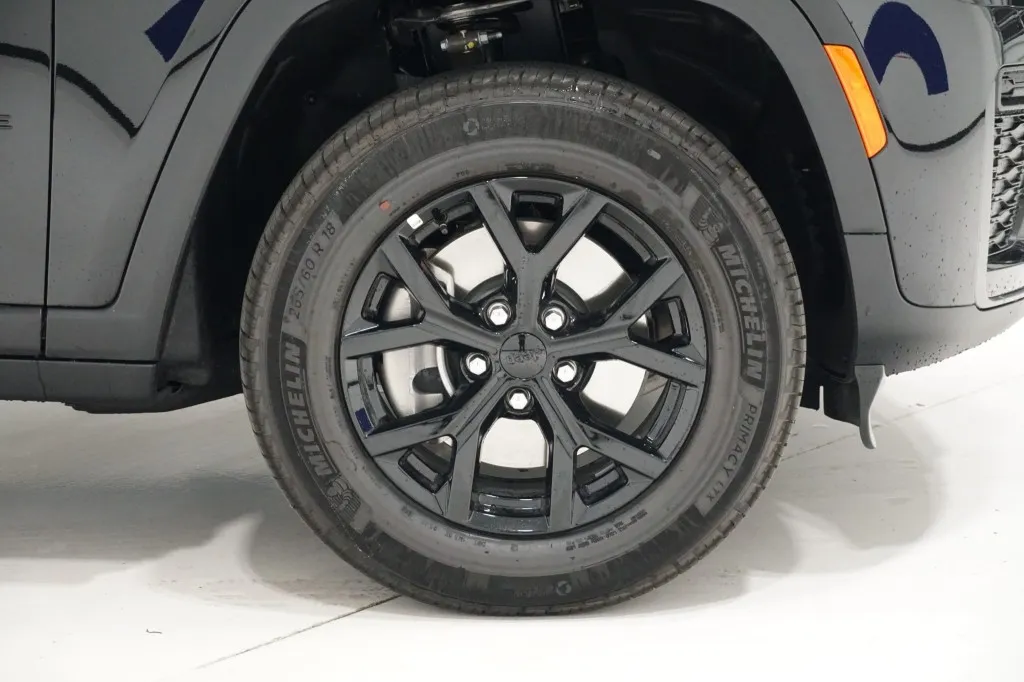 2026 Jeep Grand Cherokee L Laredo Altitude