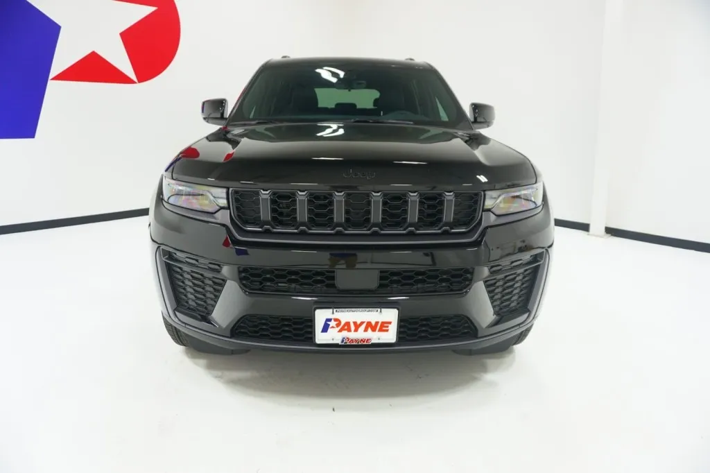 2026 Jeep Grand Cherokee L Laredo Altitude