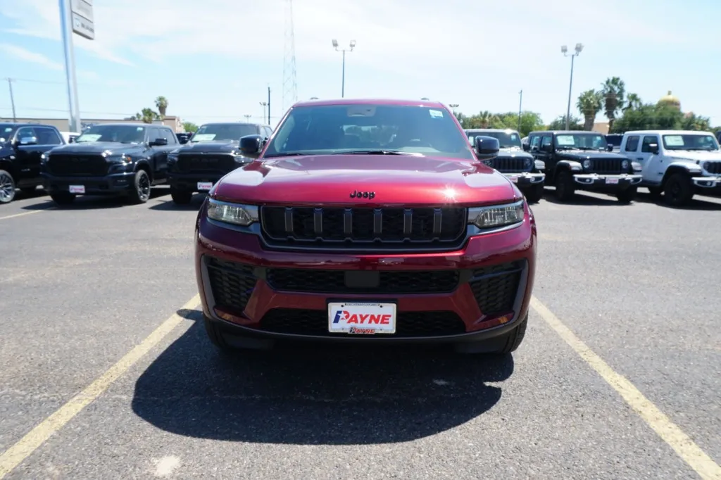 2026 Jeep Grand Cherokee L Laredo Altitude
