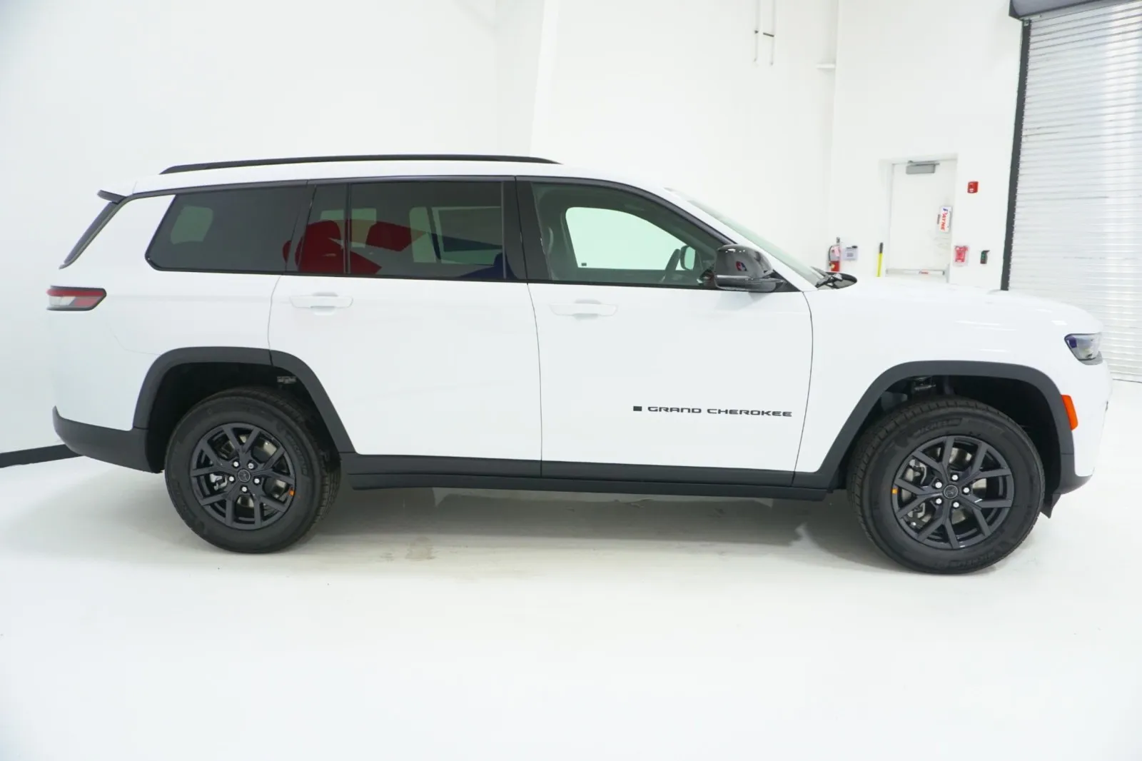 2027 Jeep Grand Cherokee L Laredo Altitude