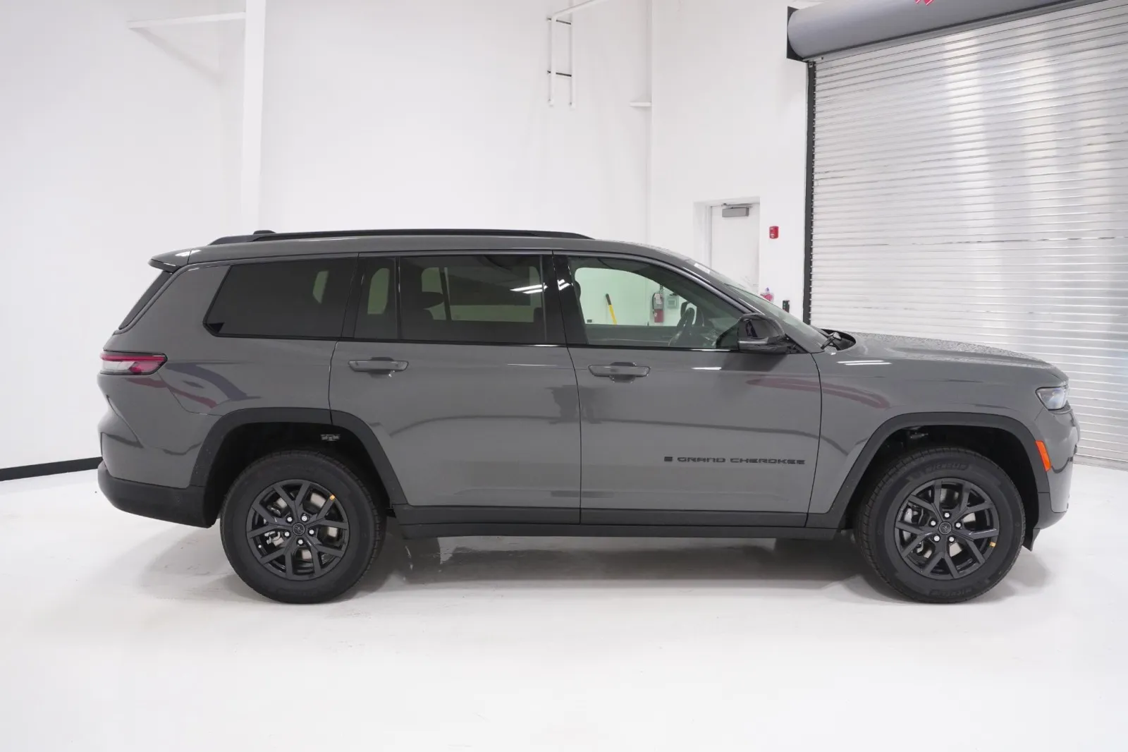 2027 Jeep Grand Cherokee L Laredo Altitude