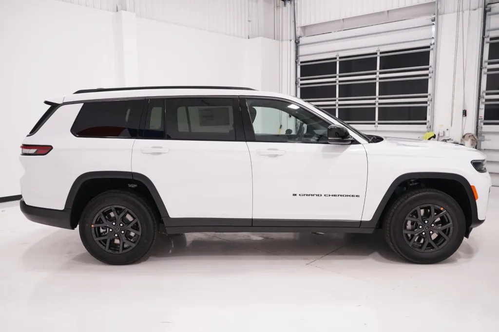 2027 Jeep Grand Cherokee L Laredo Altitude 2027 Jeep Grand Cherokee L Laredo Altitude