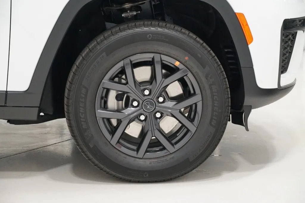 2027 Jeep Grand Cherokee L Laredo Altitude 2027 Jeep Grand Cherokee L Laredo Altitude