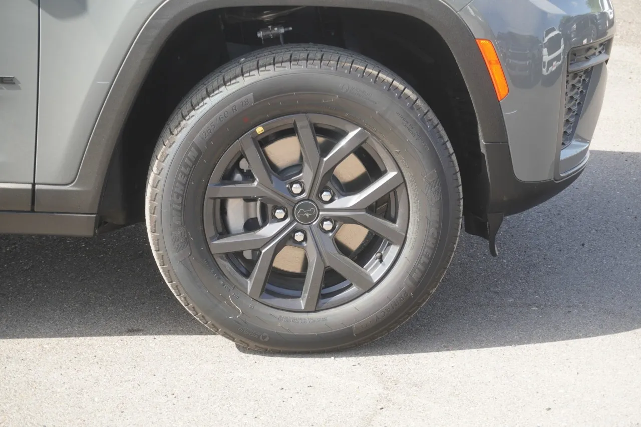 2027 Jeep Grand Cherokee L Laredo Altitude 2027 Jeep Grand Cherokee L Laredo Altitude