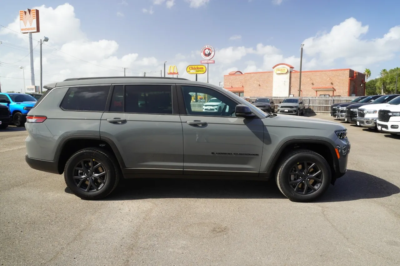 2027 Jeep Grand Cherokee L Laredo Altitude 2027 Jeep Grand Cherokee L Laredo Altitude