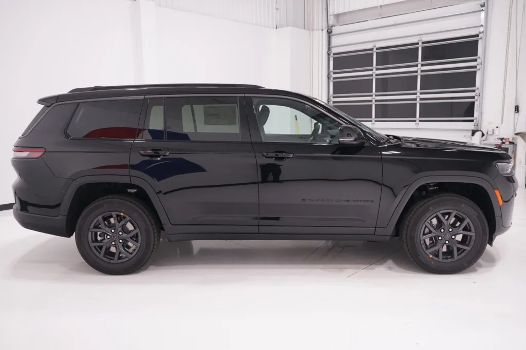 2027 Jeep Grand Cherokee L Laredo Altitude 2027 Jeep Grand Cherokee L Laredo Altitude
