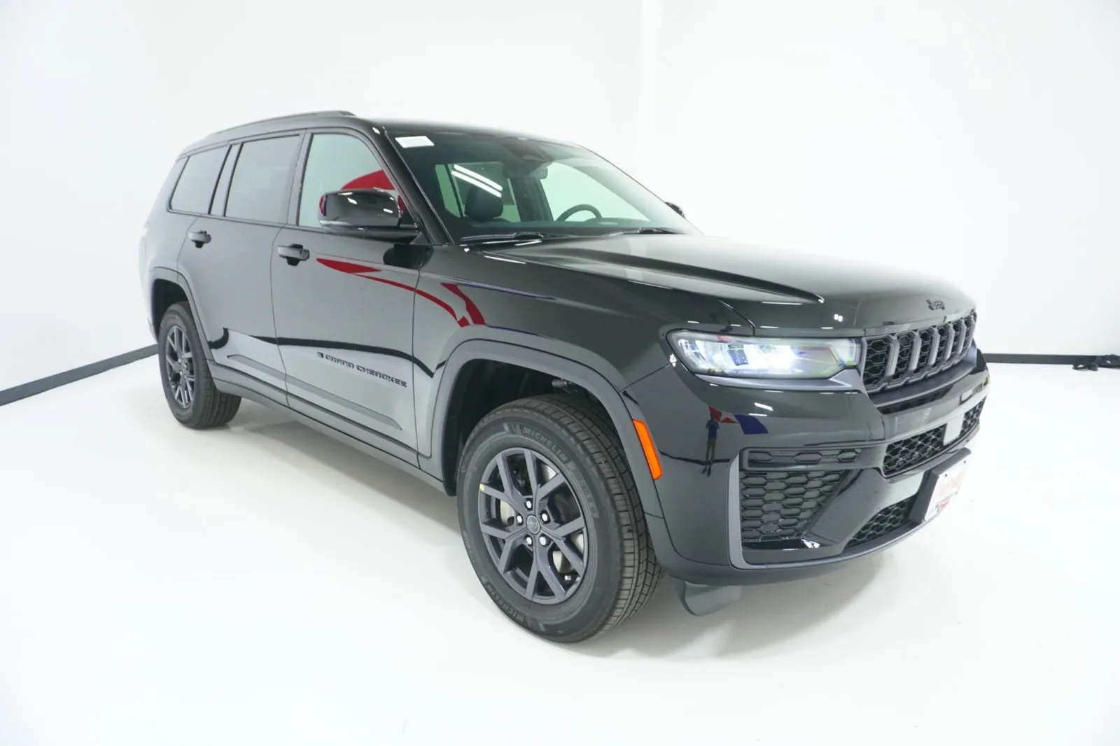 2027 Jeep Grand Cherokee L Laredo Altitude