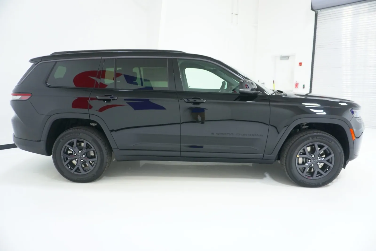 2027 Jeep Grand Cherokee L Laredo Altitude